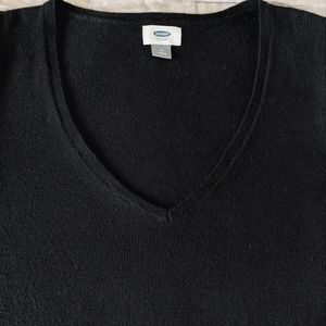 Old Navy black sweater size M